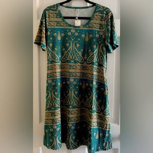 NWT WNEEDU Ladies short sleeve dress with pockets. Size Medium